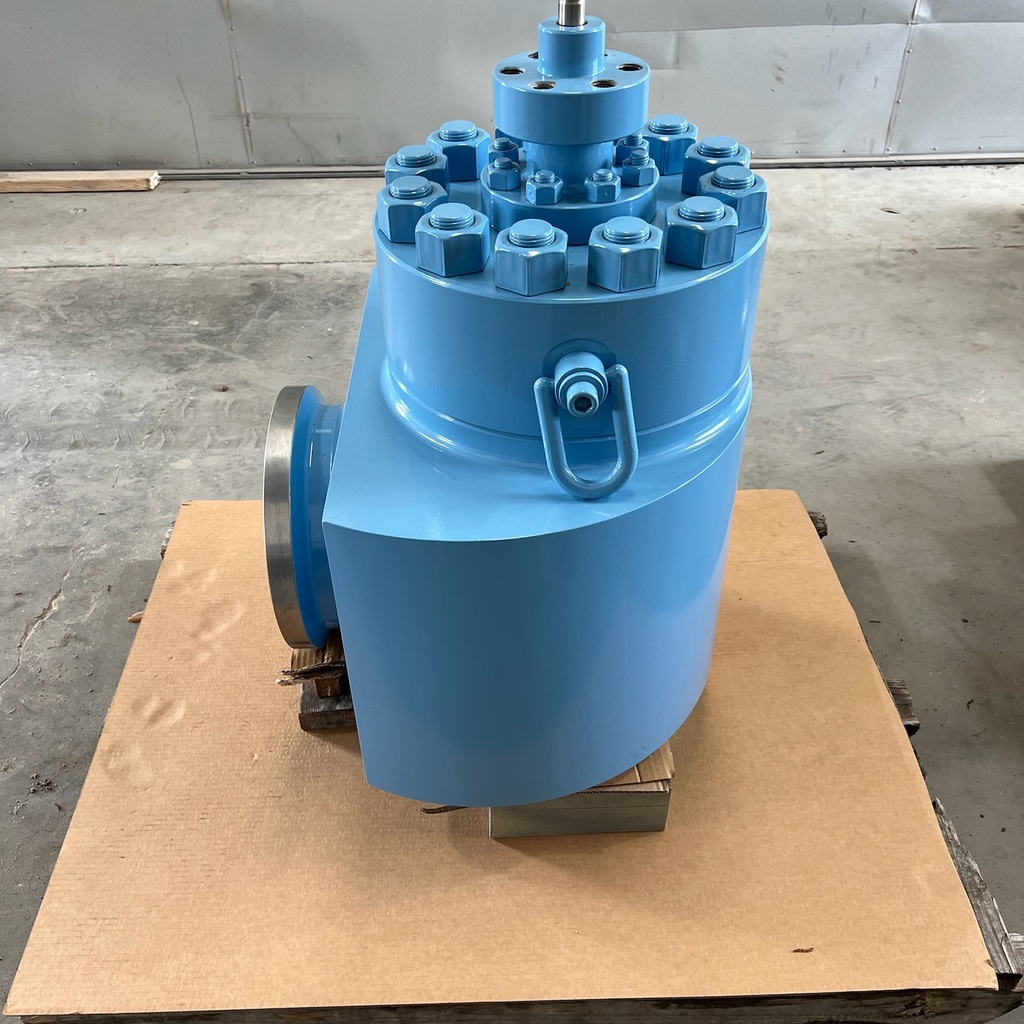 A small pump part has been blasted, pitting repaired, and then coated with 100% solids epoxy coating in a blue color. Application completed by Coatech Baton Rouge. 