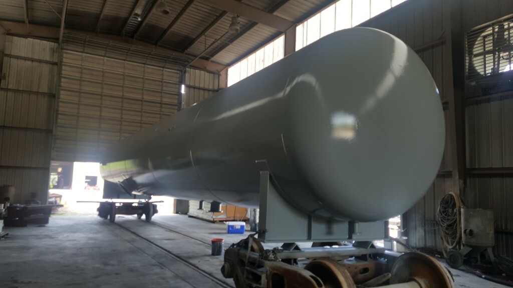 A large vessel after being sandblasted, pit filling applied, and coated by Coatech Baton Rouge. 